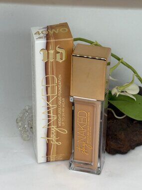 Urban Decay Stay Naked Weightless Liquid Foundation - 40WO - 1 fl oz -New in Box